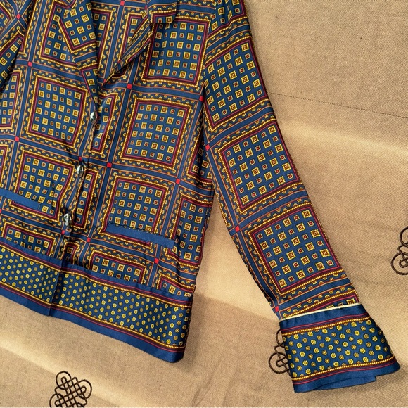 Zara Scarf Print Button Down Shirt Size M
Excellent Condition - Picture 5 of 16